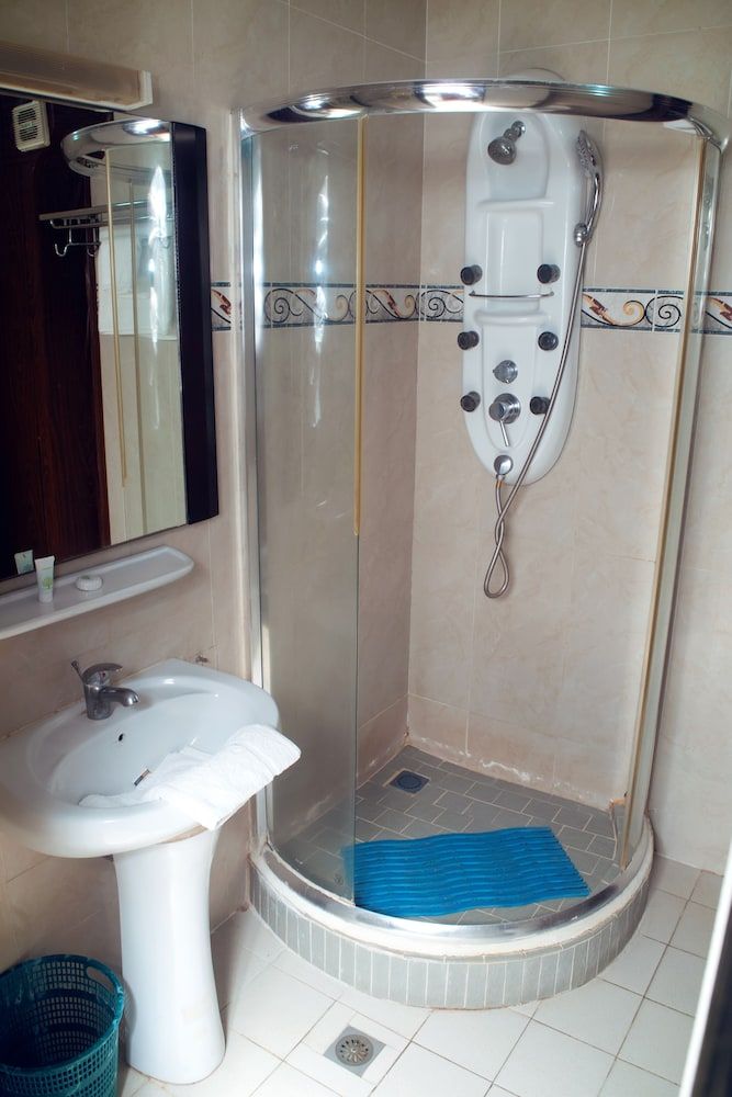 Riviera Hotel Benin Classic Room 6