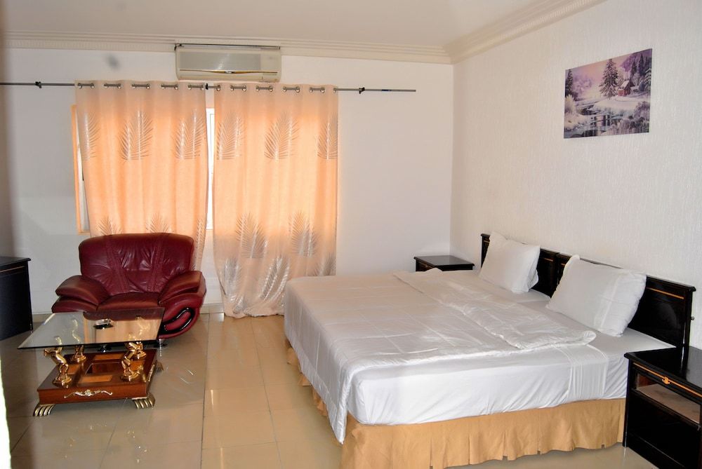 Riviera Hotel Benin Standard Twin Room 4