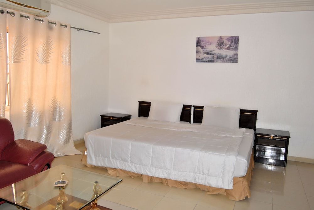 Riviera Hotel Benin Standard Twin Room 3