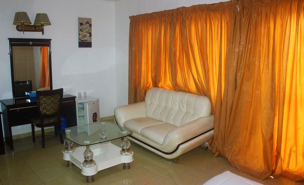 Riviera Hotel Benin Standard Twin Room 9