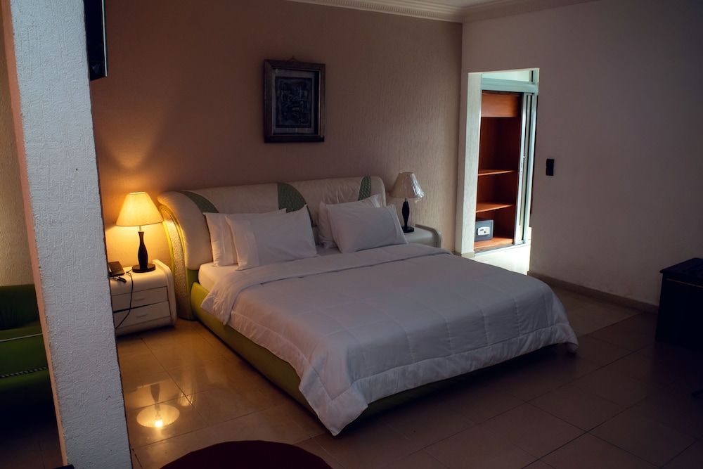 Riviera Hotel Benin Classic Room 2