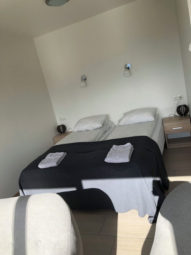 Kirkjufell Guesthouse and Apartments Superior Double or Twin with Mountain view  and private bathroom 3