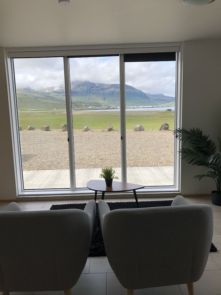 Kirkjufell Guesthouse and Apartments Superior Double or Twin with Mountain view  and private bathroom 4