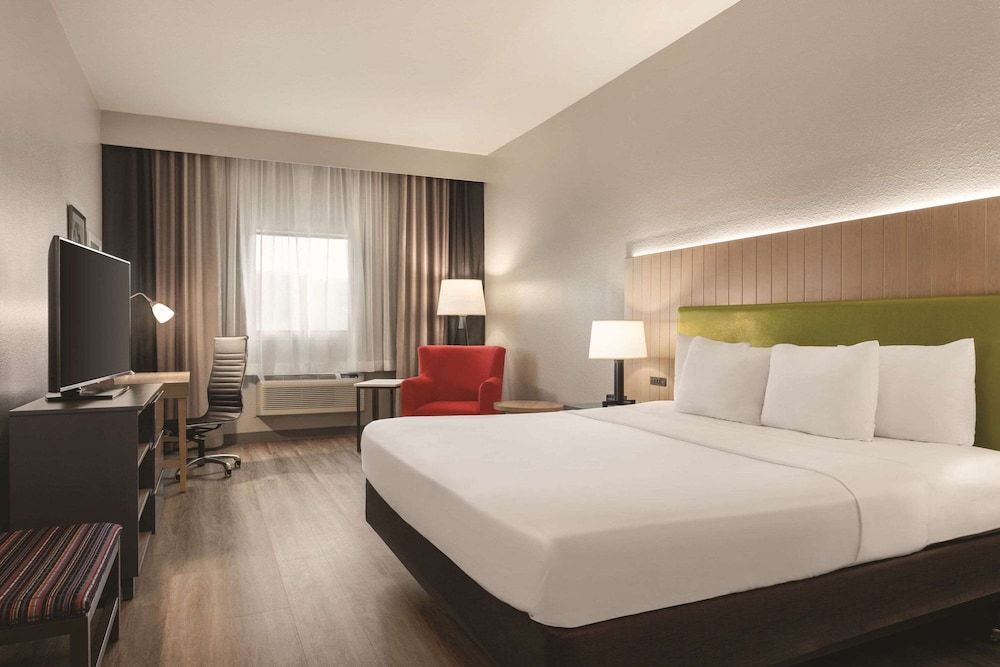 Room, 1 King Bed, Accessible, Non Smoking
