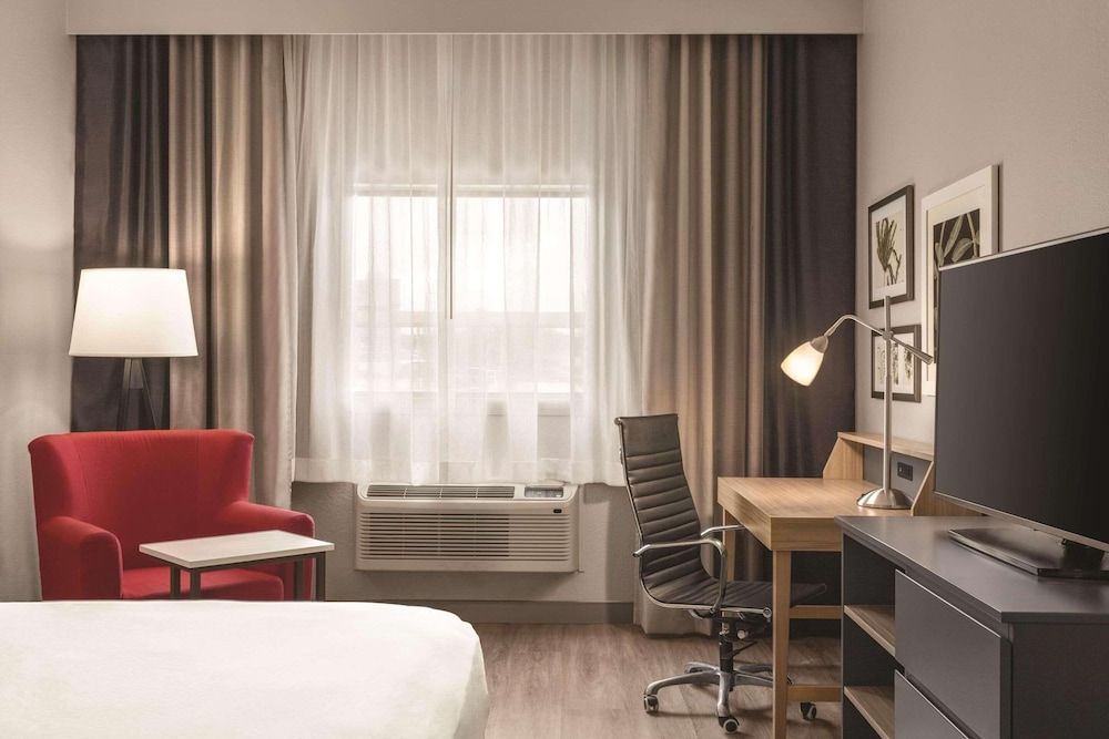 Room, 1 King Bed, Accessible, Non Smoking