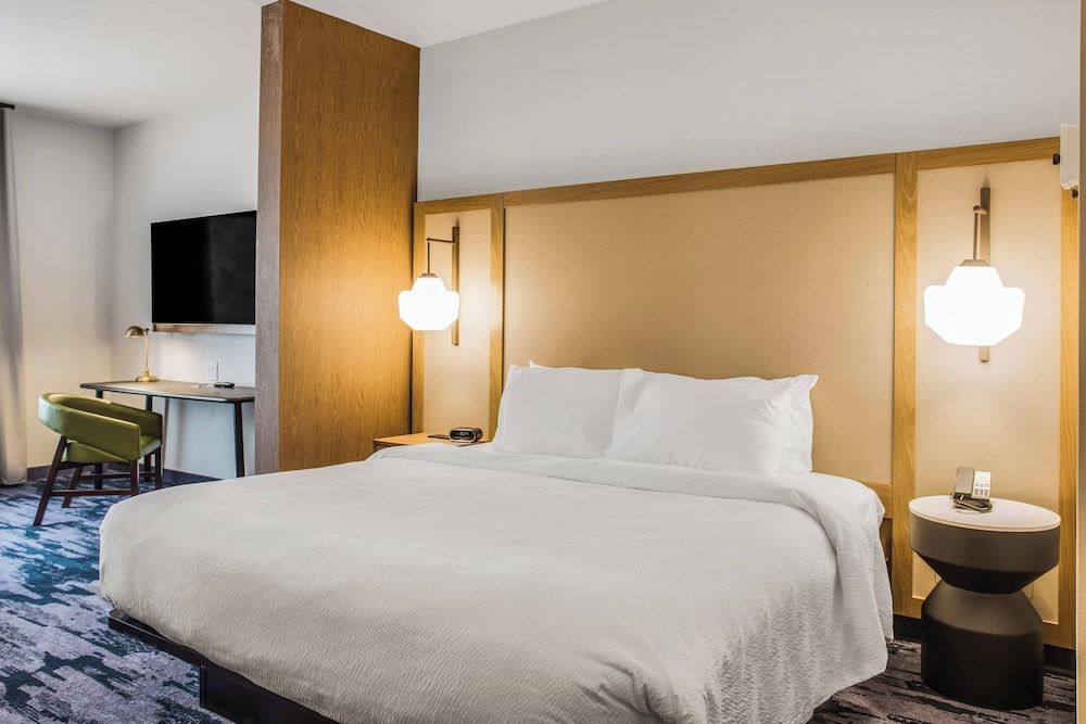 Suite, 1 King Bed with Sofa bed