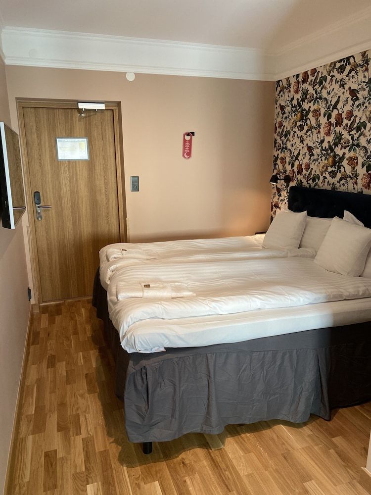 Basic Double Room