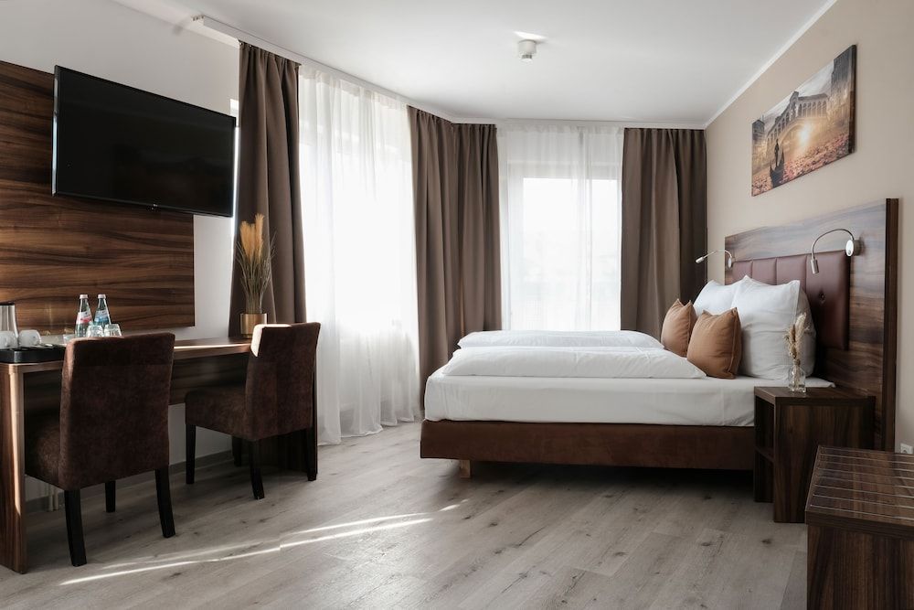 The sQuare Hotel Deluxe Twin Room 8