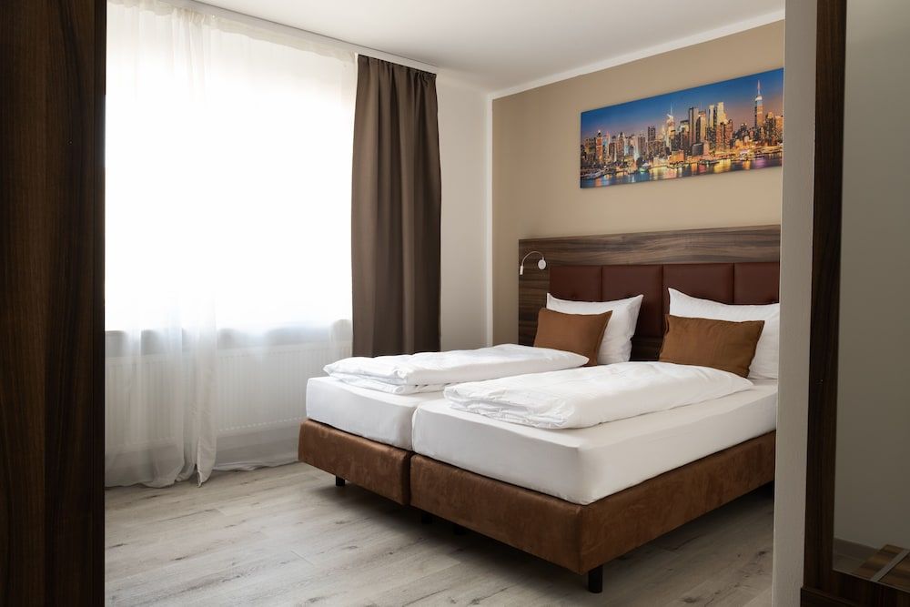 undefined The sQuare Hotel 6