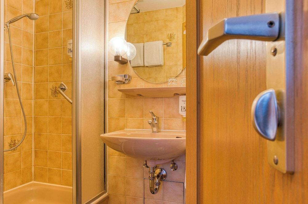 Centro Hotel Sautter, Trademark Collection by Wyndham Standard Room, 1 Twin Bed 3