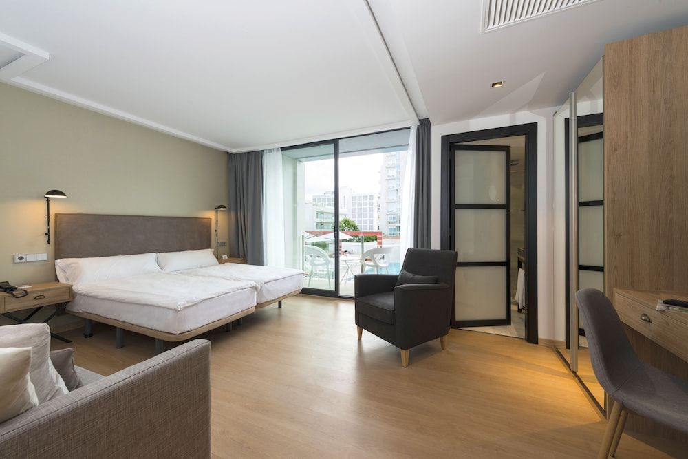 Superior Double Room, Balcony, Pool View (Selection, 2 Adults + 1 Child)