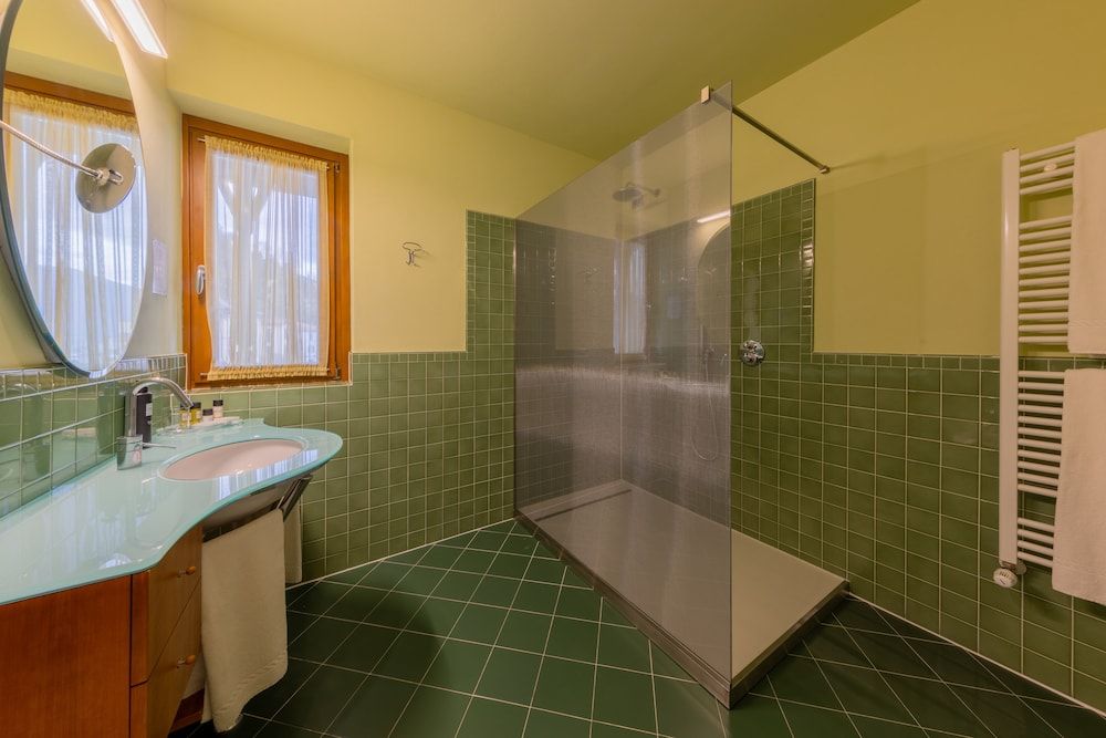 Double Room, Balcony, Lake View (.)