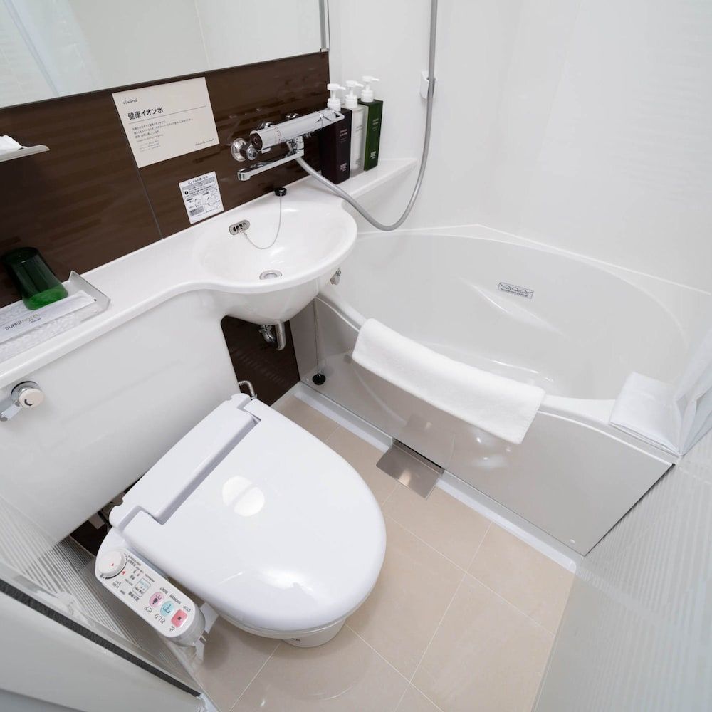 SUPERHOTEL Premier GINZA Hollywood Twin Room 10