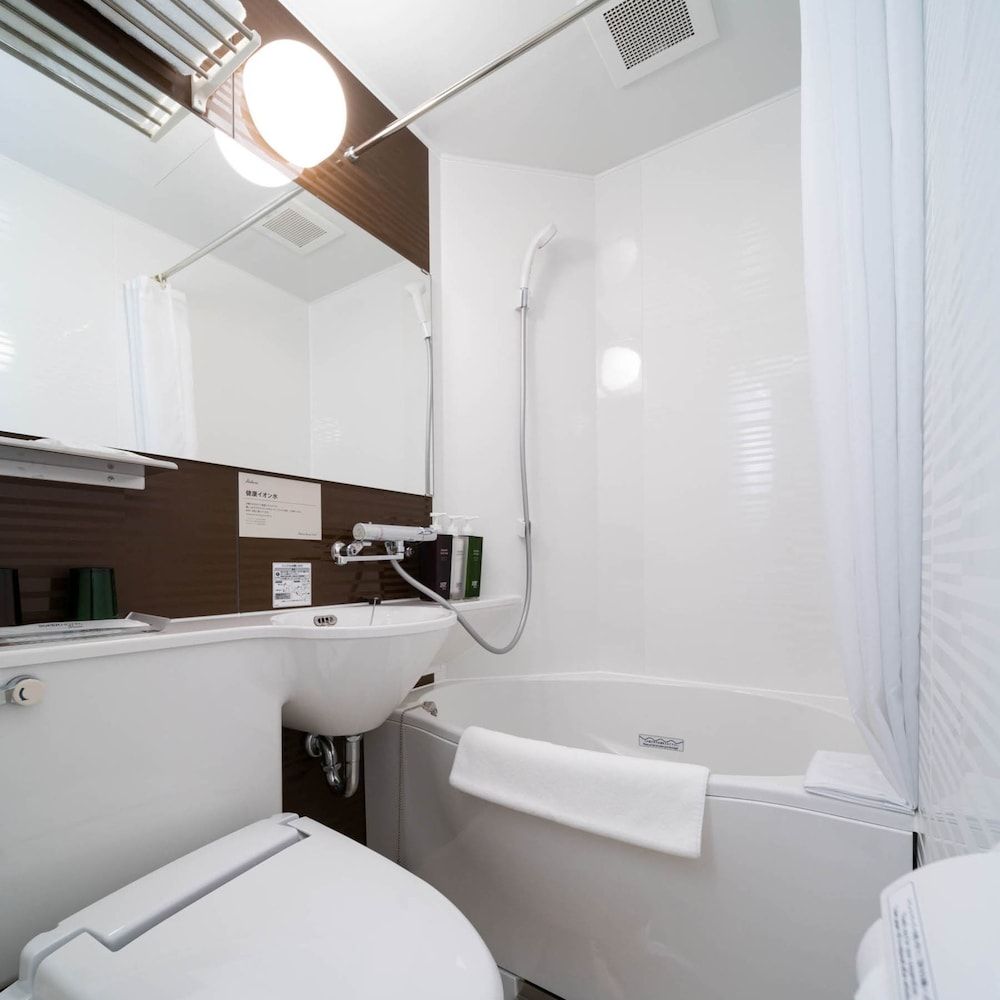 SUPERHOTEL Premier GINZA Hollywood Twin Room 8