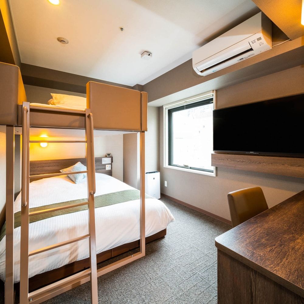 SUPERHOTEL Premier GINZA Super Room, 1 Double Bed and 1 Single Bed