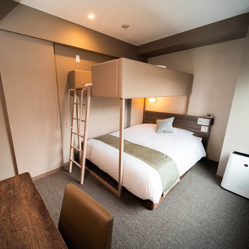 SUPERHOTEL Premier GINZA Super Room, 1 Double Bed and 1 Single Bed 2