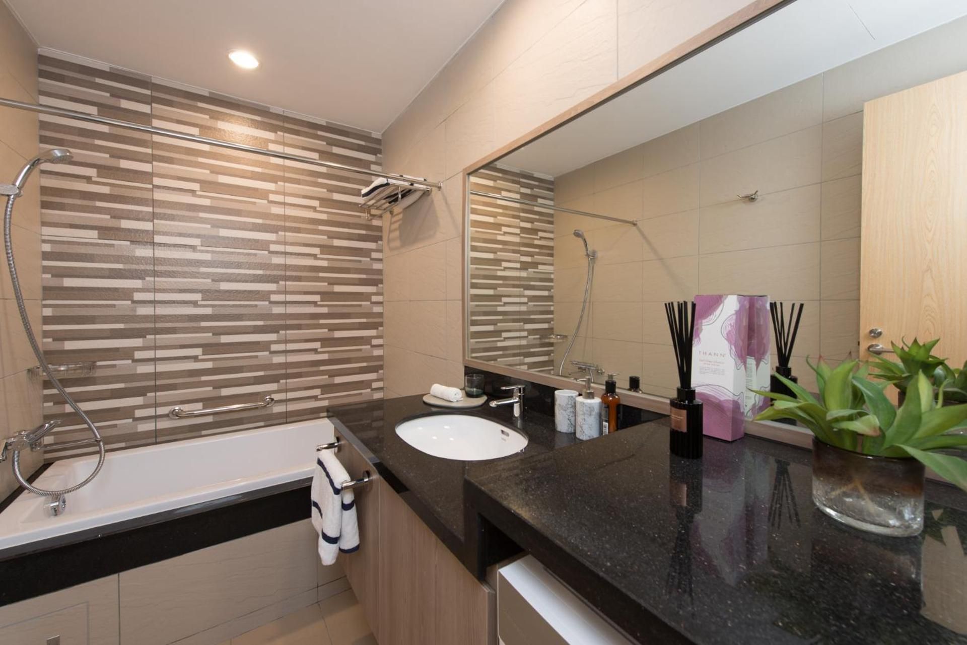 undefined Roygent Parks Hanoi 10