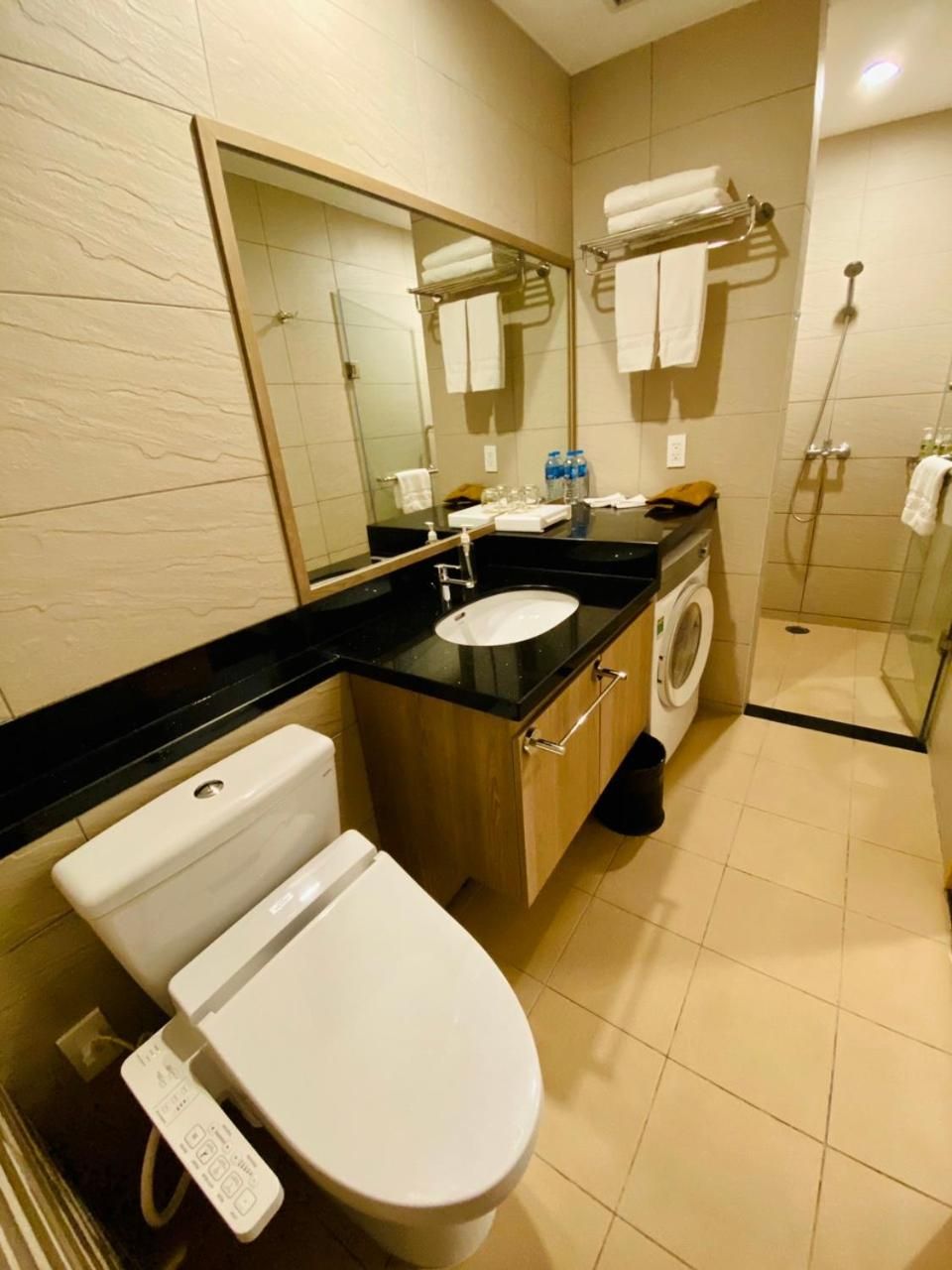 Roygent Parks Hanoi Residential Standard Double 9