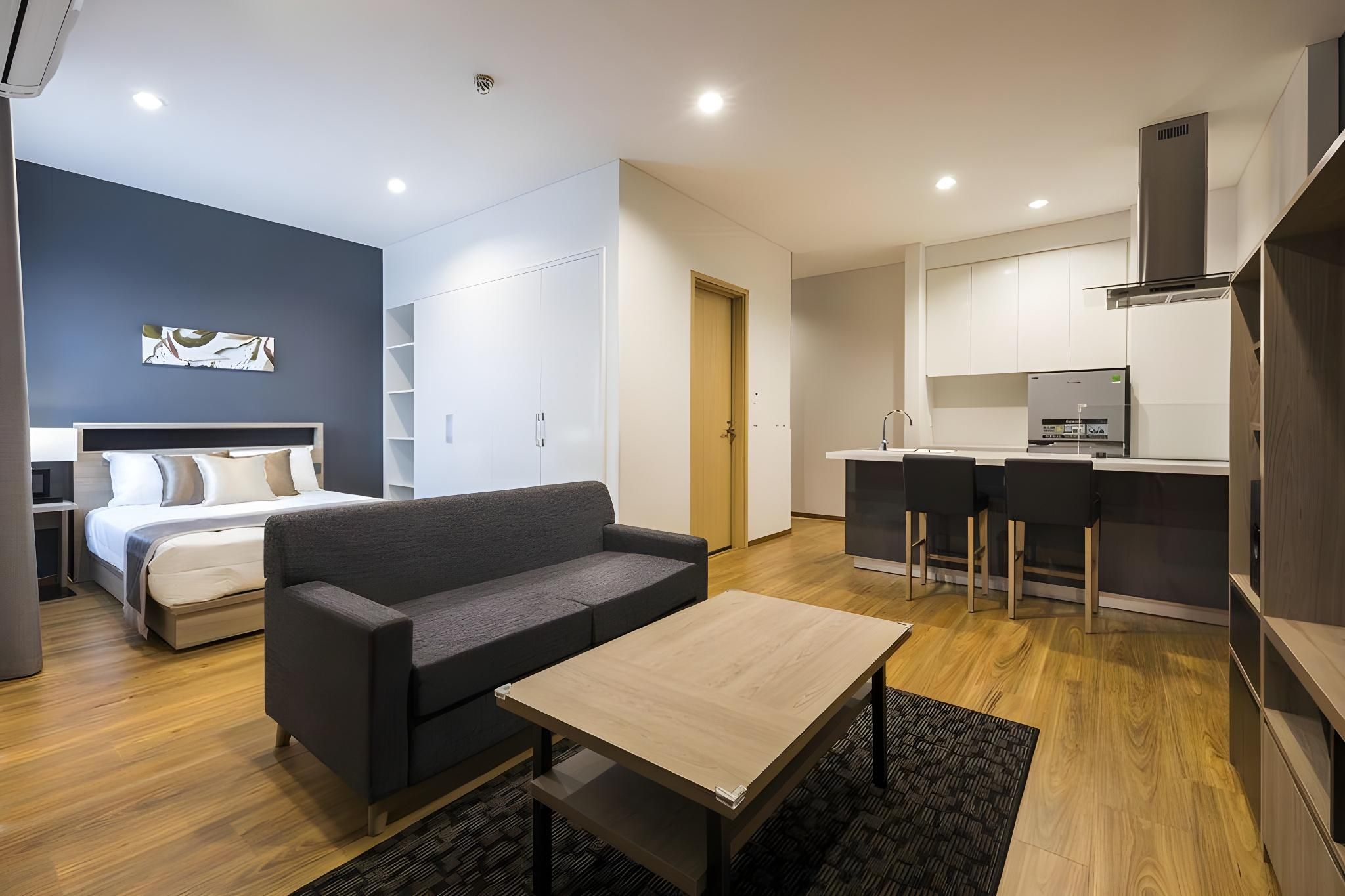 undefined Roygent Parks Hanoi 5