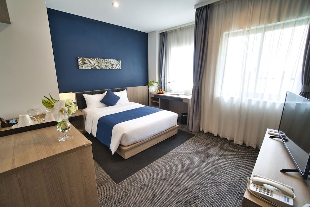 Roygent Parks Hanoi Standard Room, 1 Queen Bed