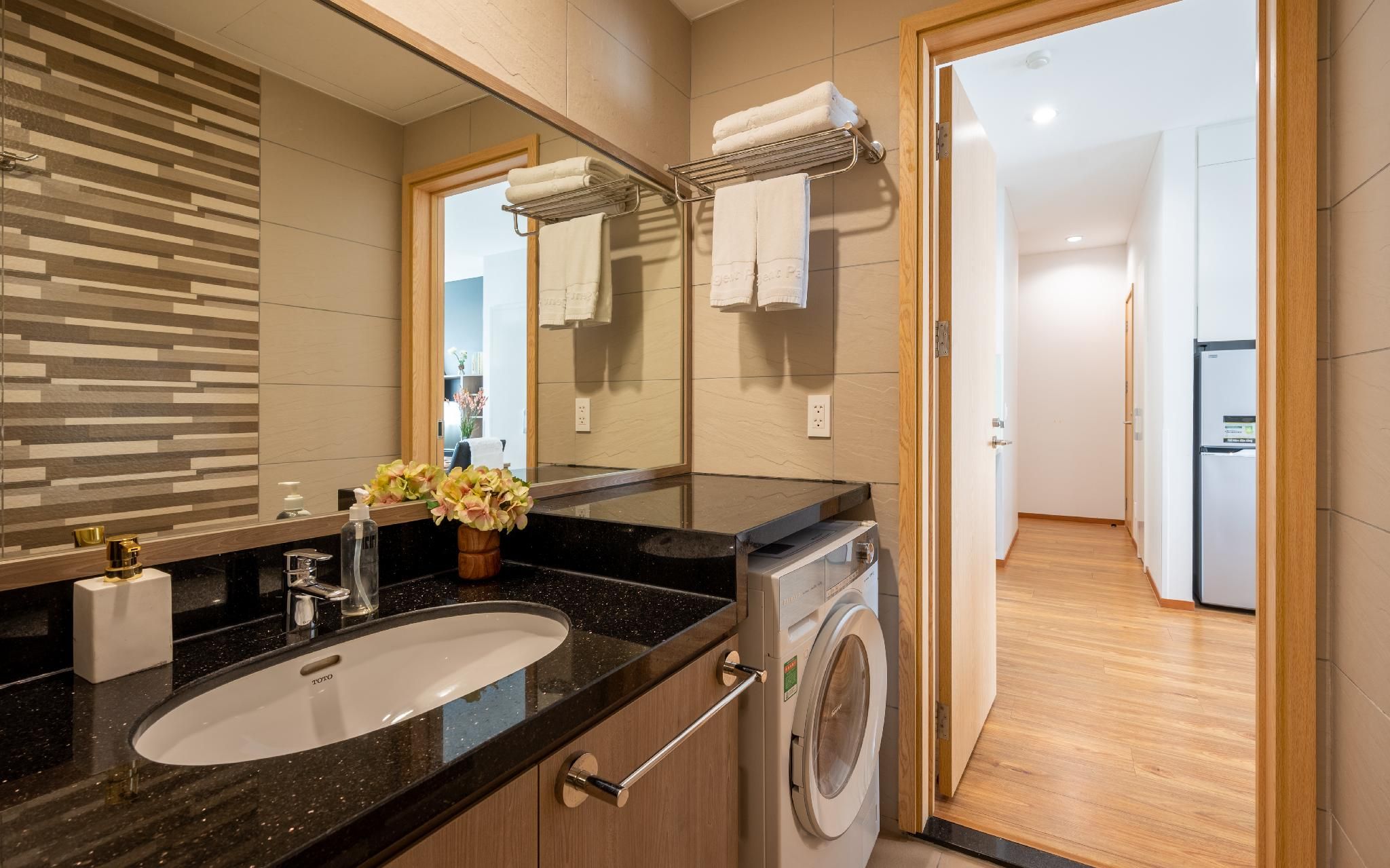 undefined Roygent Parks Hanoi 8