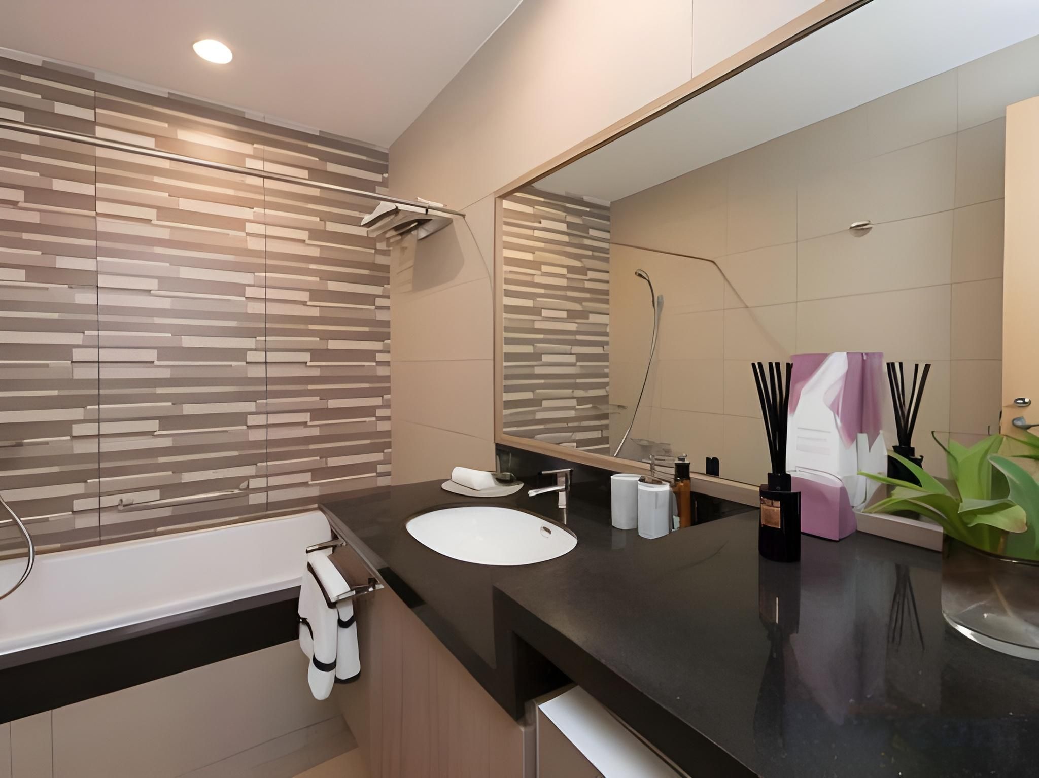 undefined Roygent Parks Hanoi 4