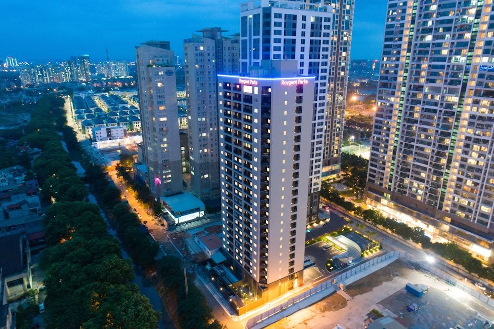 undefined Roygent Parks Hanoi 3