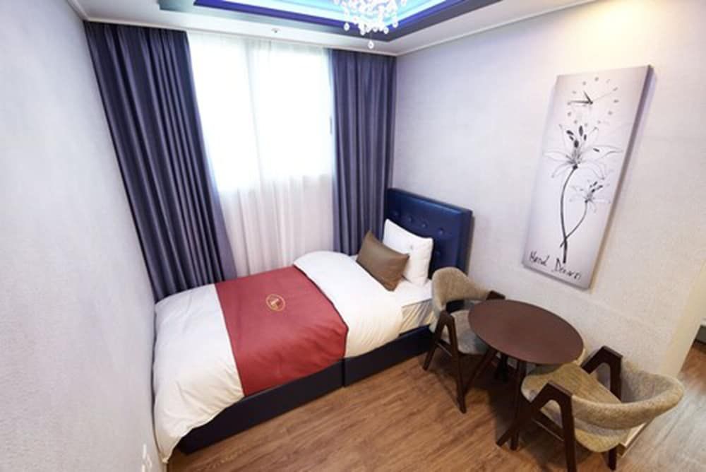 The Port Hotel Busan Business Twin Room 6