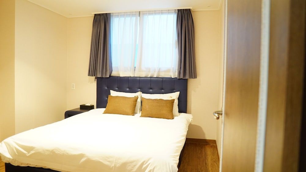 The Port Hotel Busan Family Twin Room 5