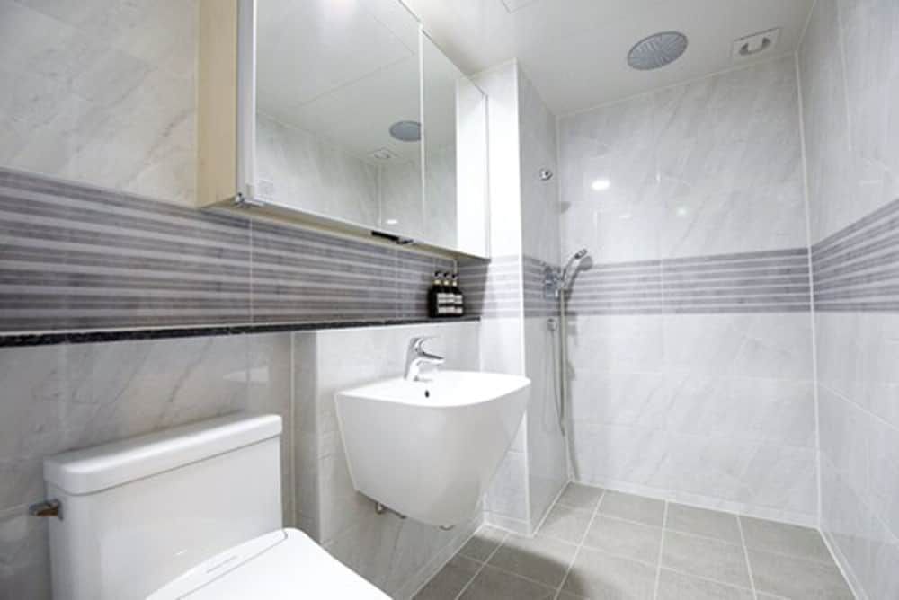 The Port Hotel Busan Business Twin Room 3