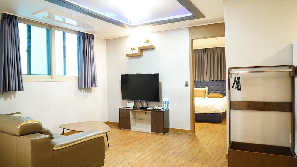The Port Hotel Busan Family Twin Room 3