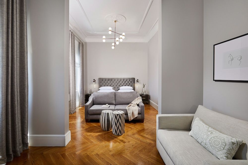Signature Suite, Balcony (Acropolis View)
