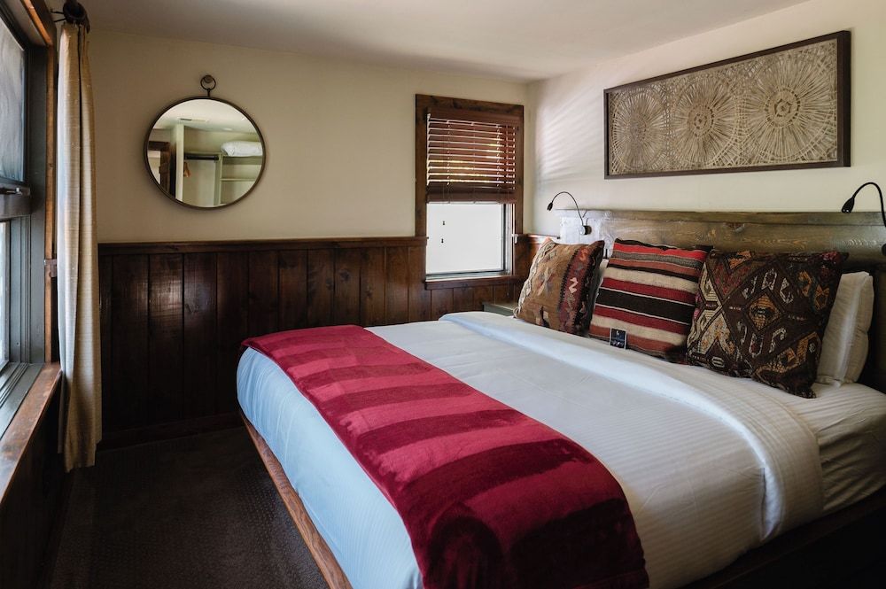 Highland Haven Creekside Inn Cottage, Ensuite (Hillside 1, Pet-Friendly) 2