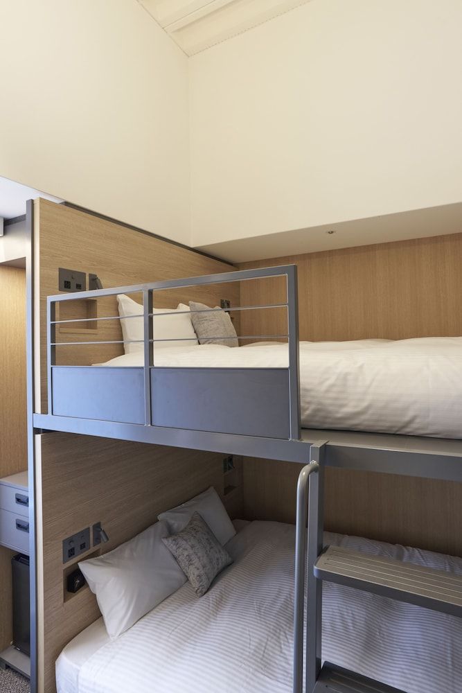 Family Quadruple Room (with Queen Size Bunk Bed)