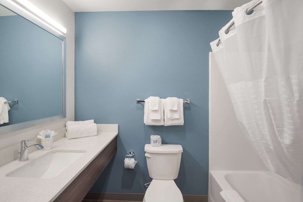 WoodSpring Suites Colorado Springs North - Air Force Academy Standard Room, 1 Queen Bed, Non Smoking 11