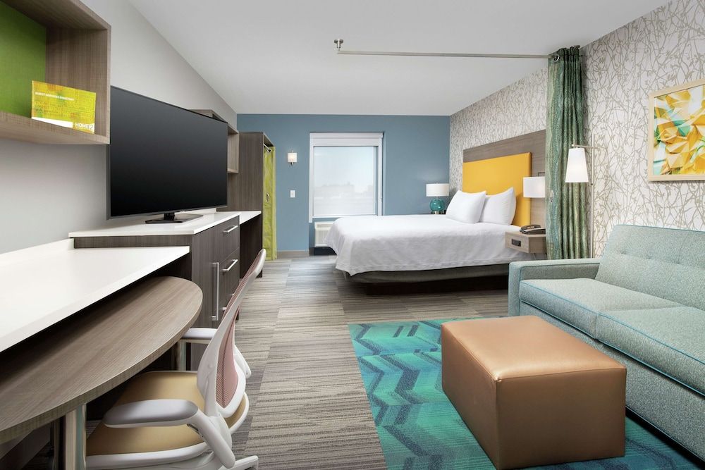 undefined Home2 Suites by Hilton Phoenix Airport South 3