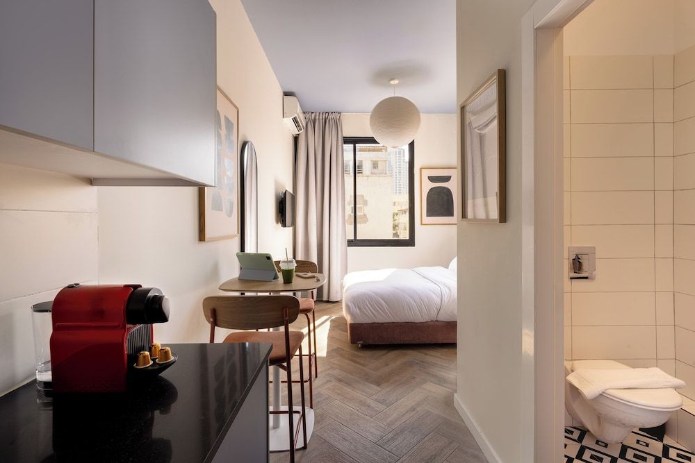Monochrome Rothschild - Smart Hotel by Loginn Tel Aviv Standard Studio 15