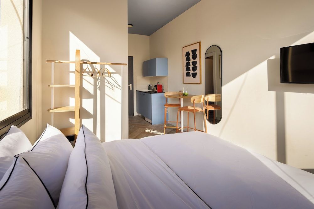 undefined Monochrome Rothschild - Smart Hotel by Loginn Tel Aviv 10