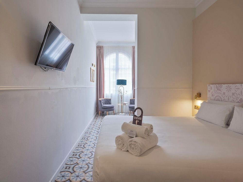 undefined Mihlton Barcelona Boutique B&B 5