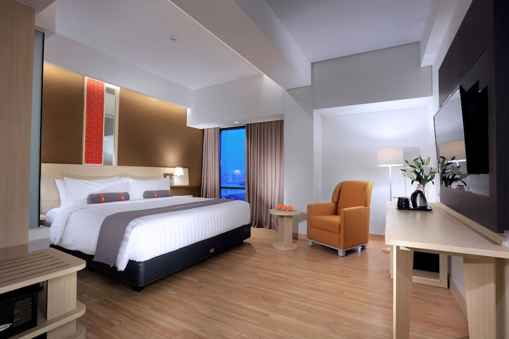 Harper Palembang by ASTON Premier Room (Deluxe) 3