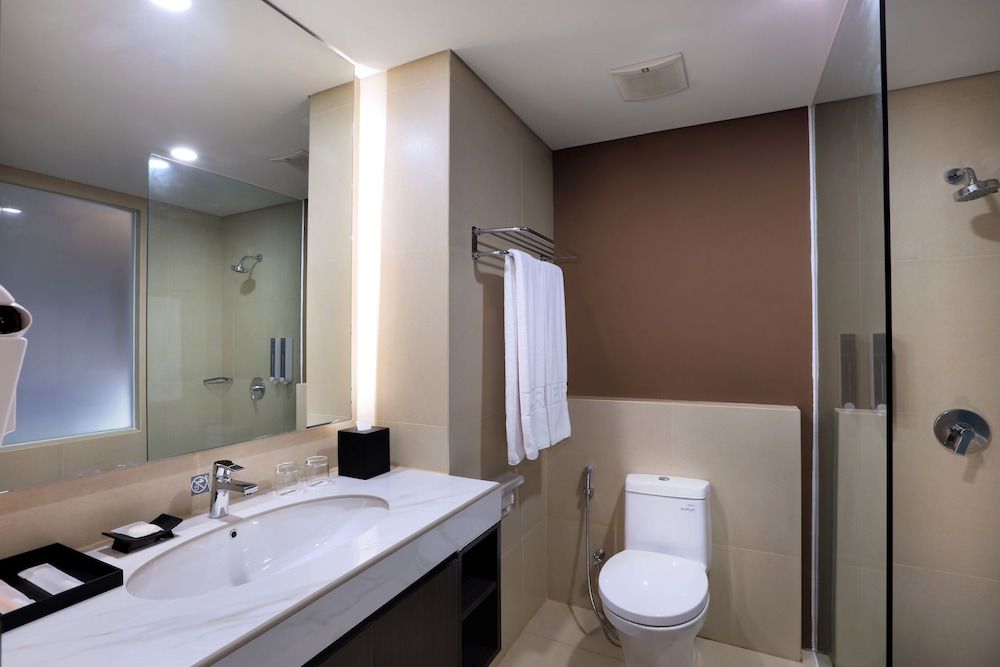 Harper Palembang by ASTON Premier Room (Deluxe) 7