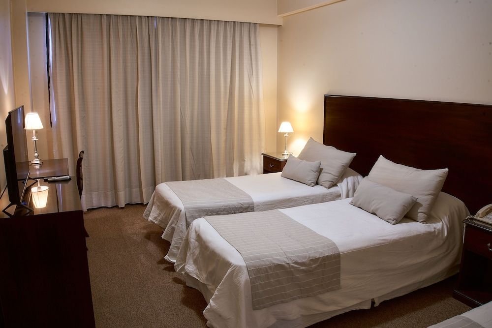 Hotel Catalinas Tucuman Standard Triple Room 4
