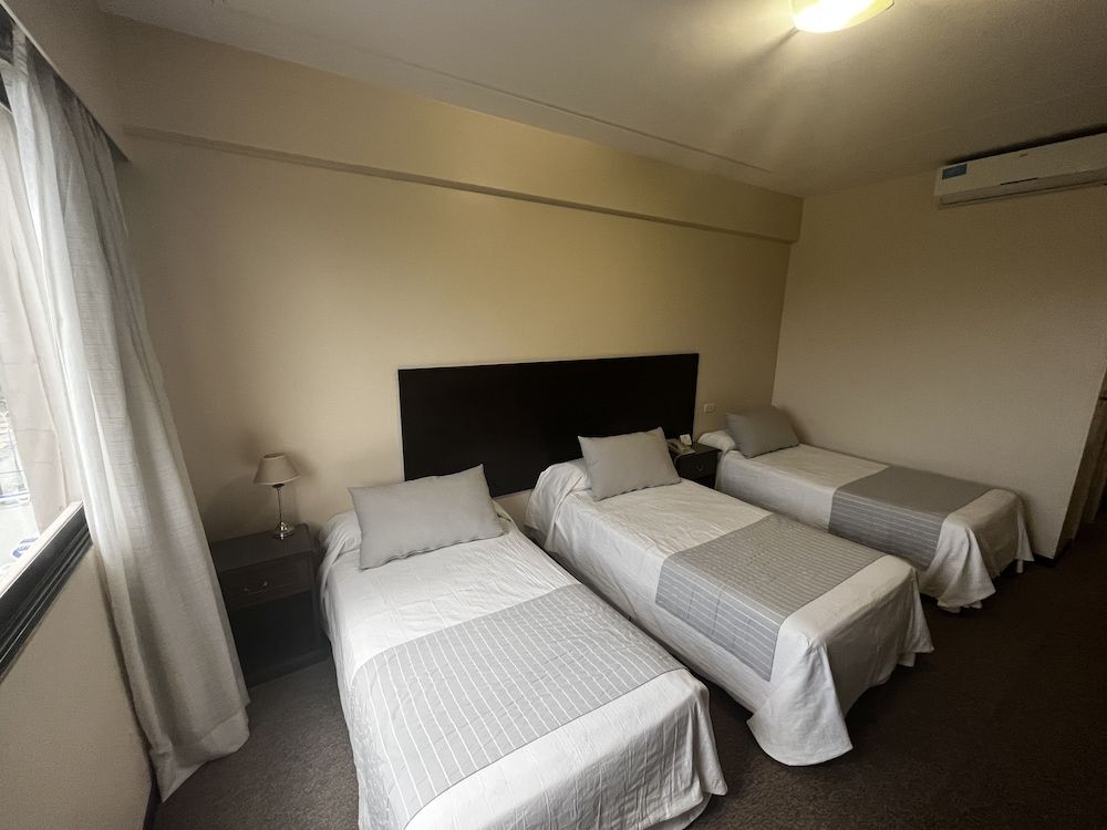 Hotel Catalinas Tucuman Standard Triple Room 8