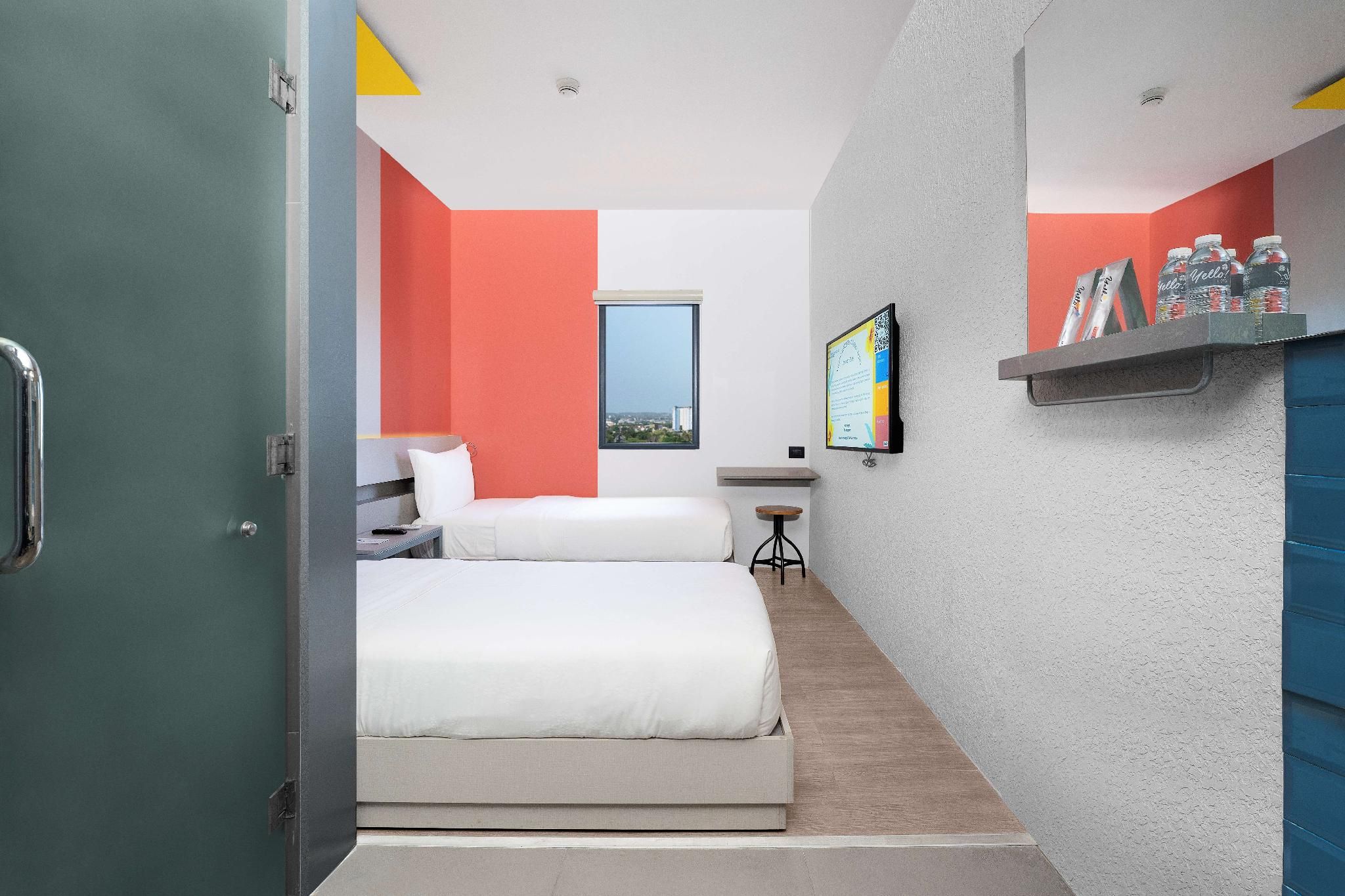 undefined Yello! Hotel 10