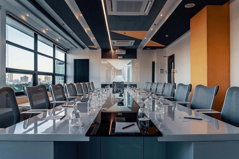 undefined Yello! Hotel 9