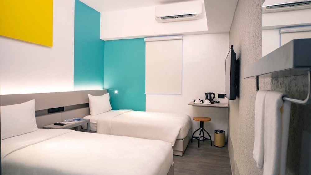 undefined Yello! Hotel 5