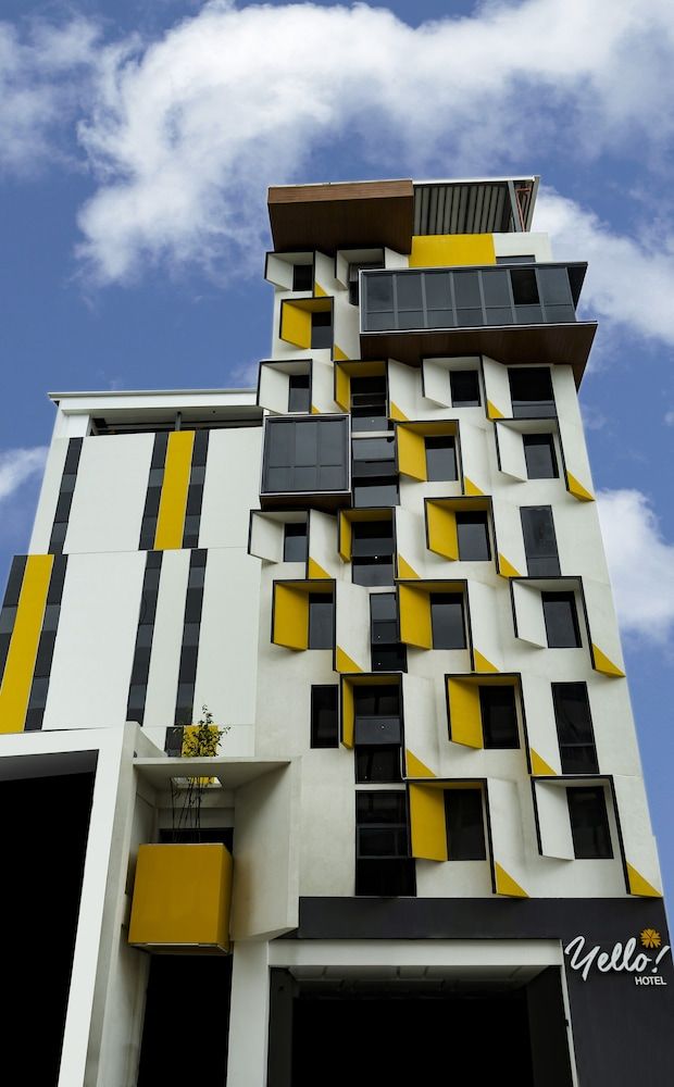 undefined Yello! Hotel 3