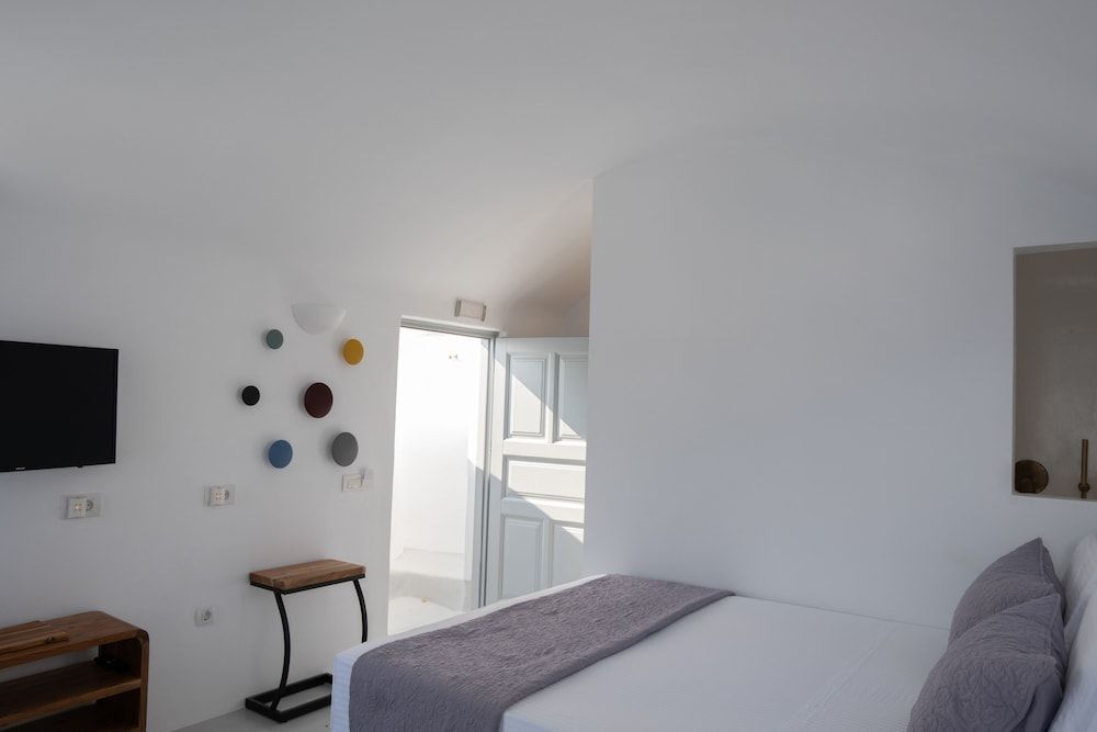 Exclusive Suite, Balcony (Outdoor Plunge Pool, Caldera View)