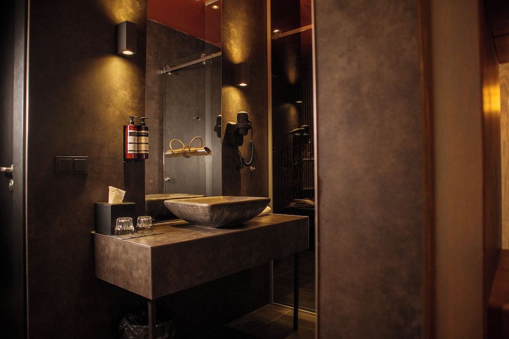 Manzo's Suites Loft 2