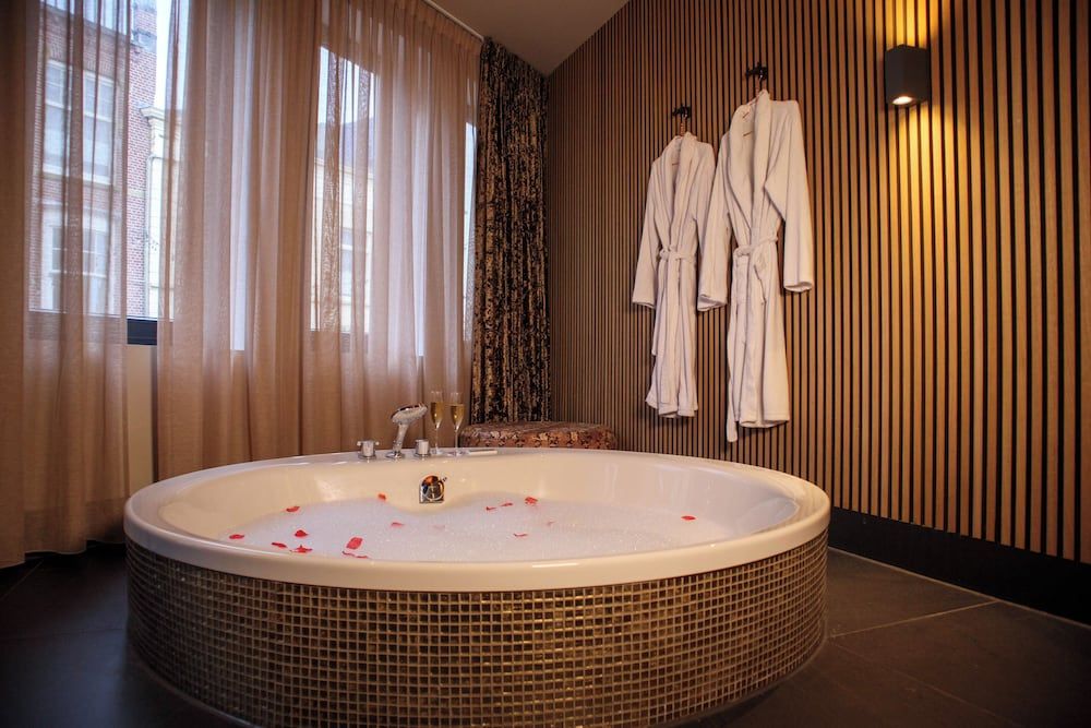 Manzo's Suites Loft 3